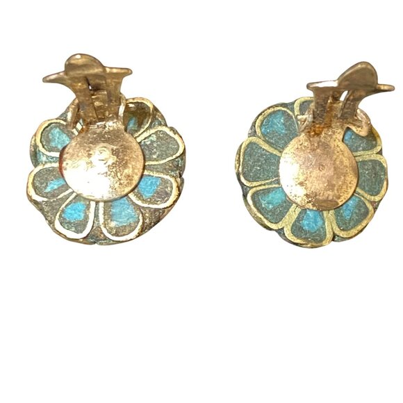 .75" x .75" Vintage Indian Clip-On Earrings Crushed Turquoise & Silver Floral De - Picture 8 of 13